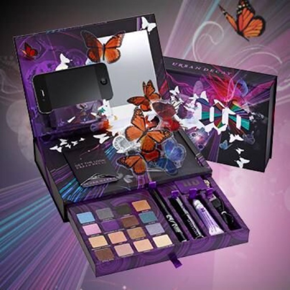 Urban Decay Book Of Shadows IV