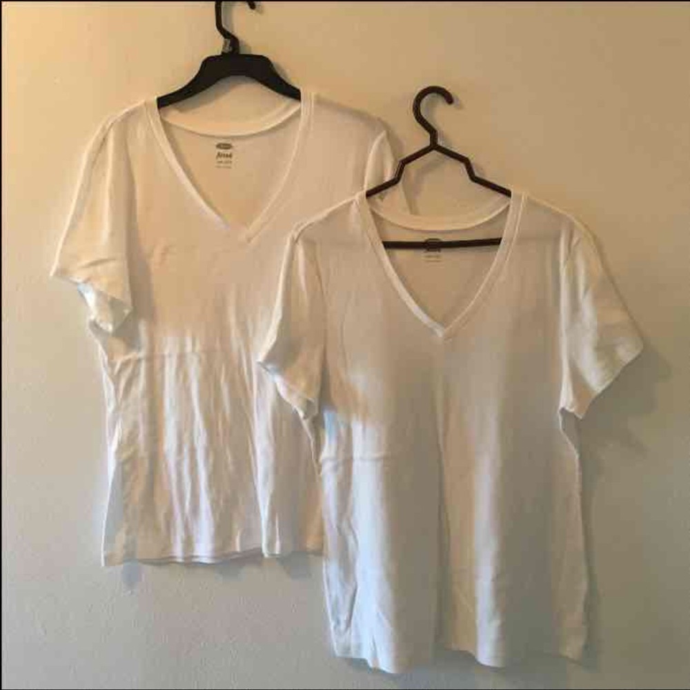 2 old navy v neck tees