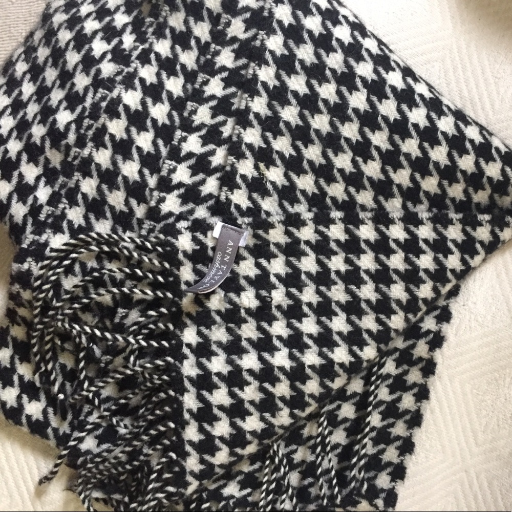 Ann Taylor houndstooth cashmere scarf