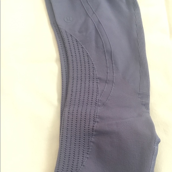 Lululemon Leggings. Size 2 - Picture 4 of 6