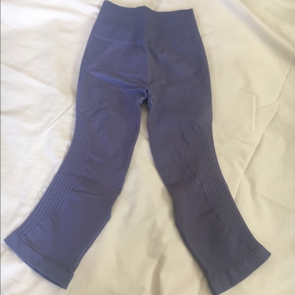 Lululemon Leggings. Size 2 - Picture 5 of 6
