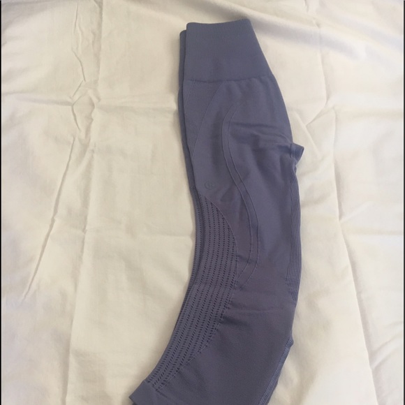 Lululemon Leggings. Size 2 - Picture 6 of 6