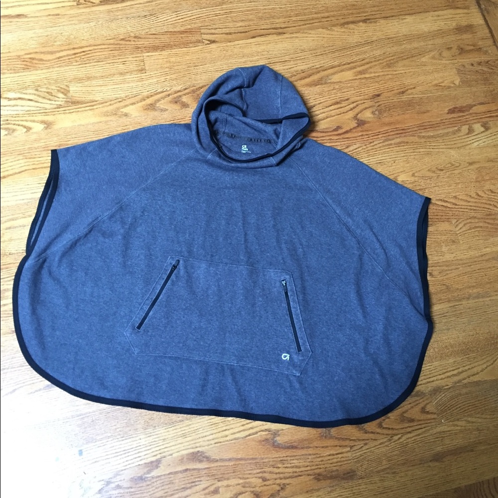 GapFit Hooded Poncho