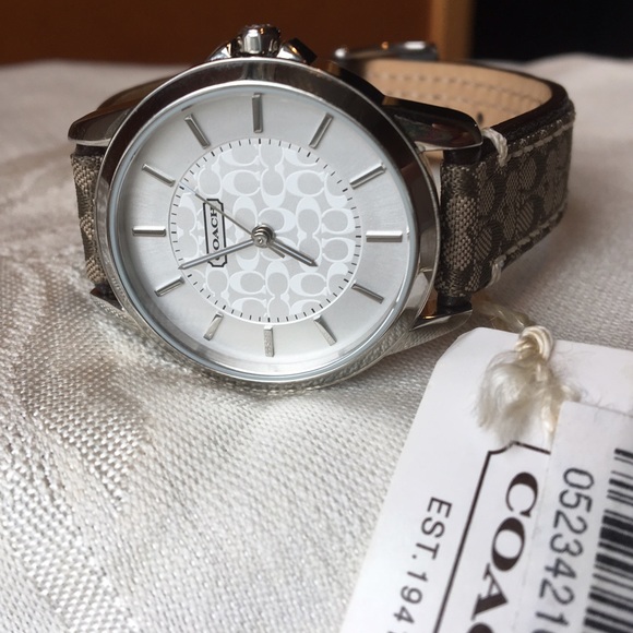 Coach Accessories - NWT Coach Classic Signature Strap 31MM