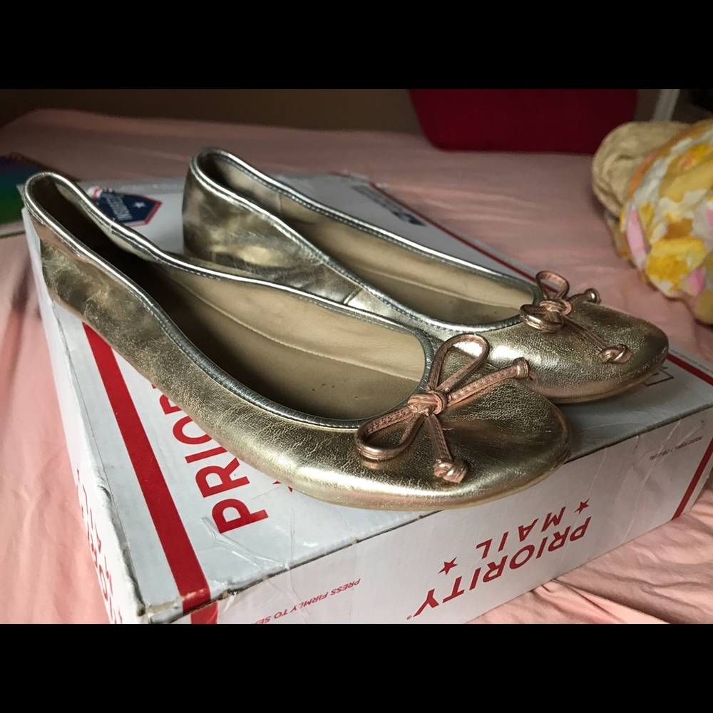 MOVING SALE! Kenneth Cole Reaction ballet flats