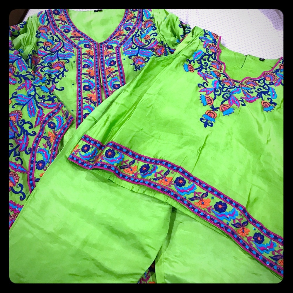 3 pieces nice, pants, shirt and long jacket.