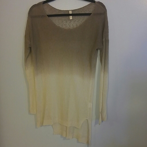 🚫SOLD IN A BUNDLE🚫NWOT OMBRE SHEER TOP!! - Picture 7 of 8