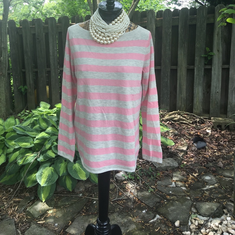 GAP lightweight sweater. pink and oatmeal striped