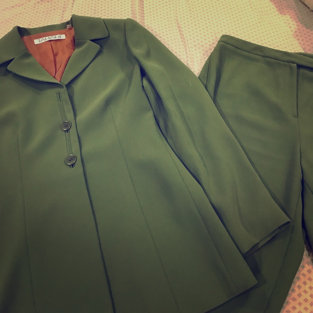 Tahari suit for ladies