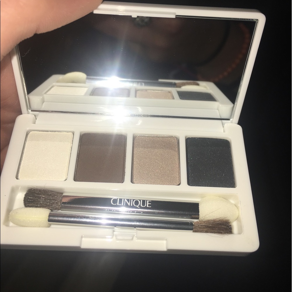 Limited edition Clinique "all about shadow quad"