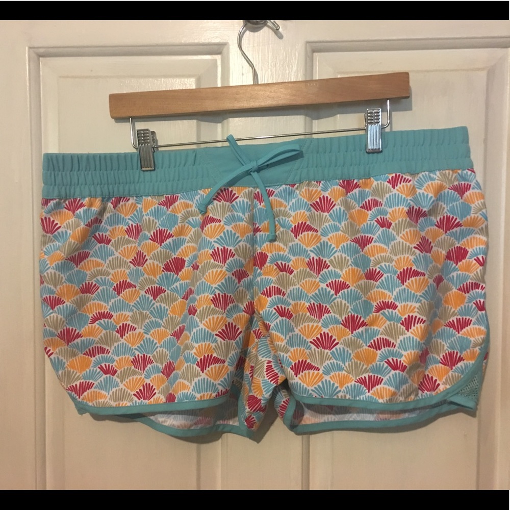 Columbia PFG Women's shorts XL