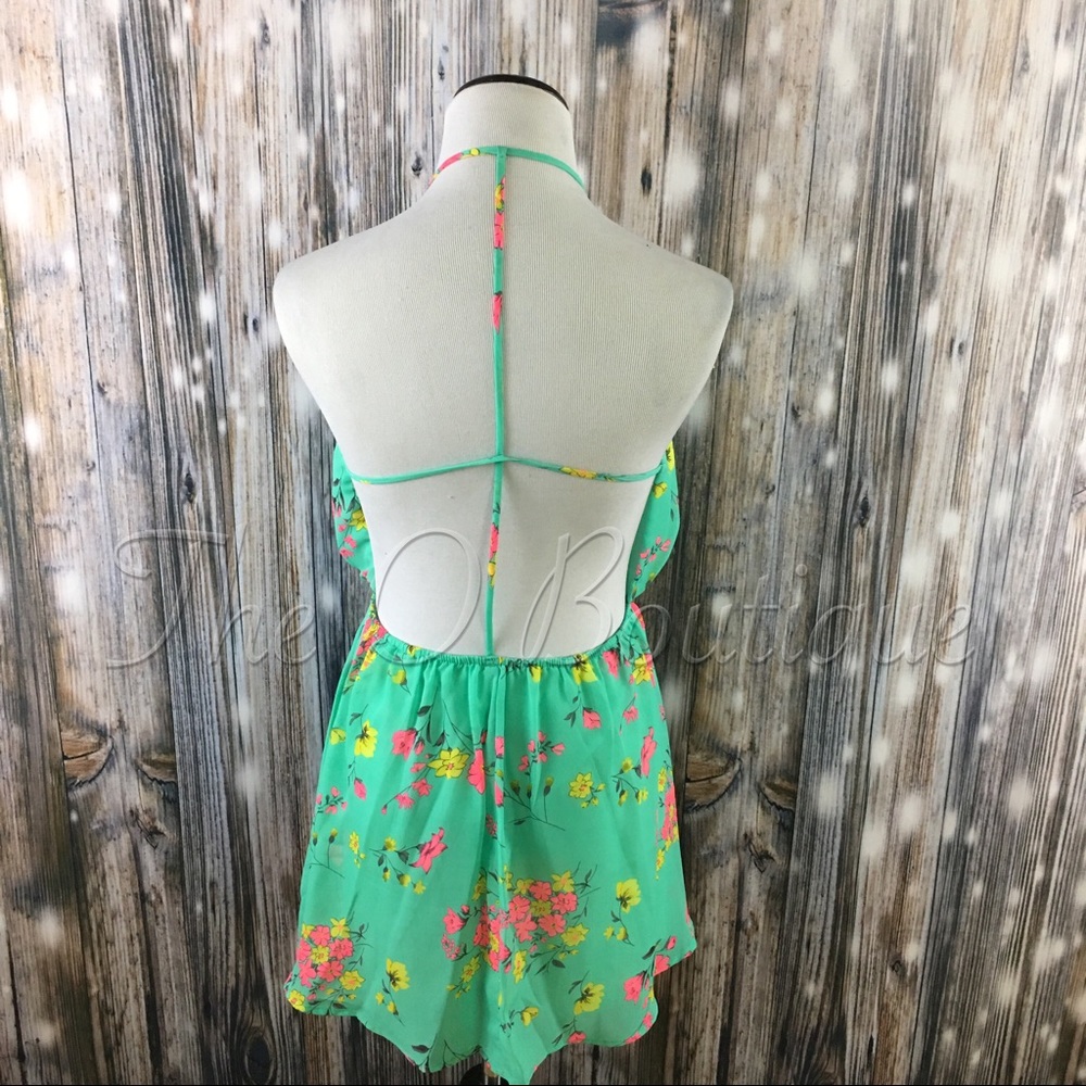 🎉LAST 1🎉Mint Pink Floral Backless Strappy Romper - Picture 3 of 4