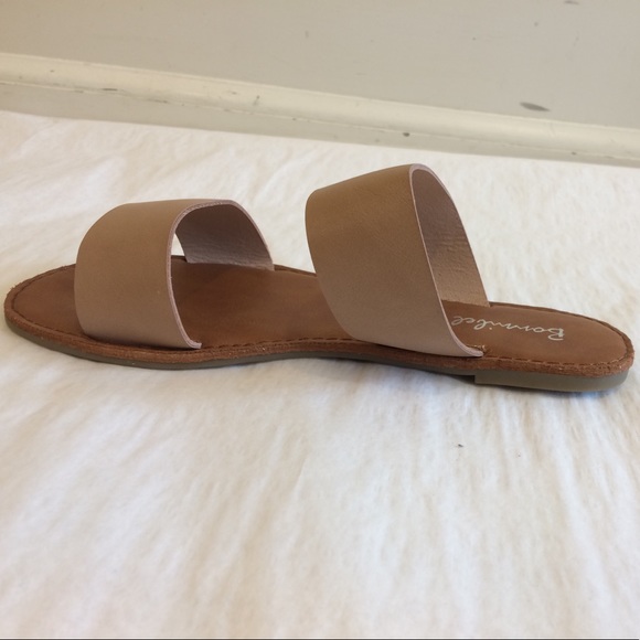 SALE! NIB!-Slip on Sandal in Nude - Picture 2 of 4