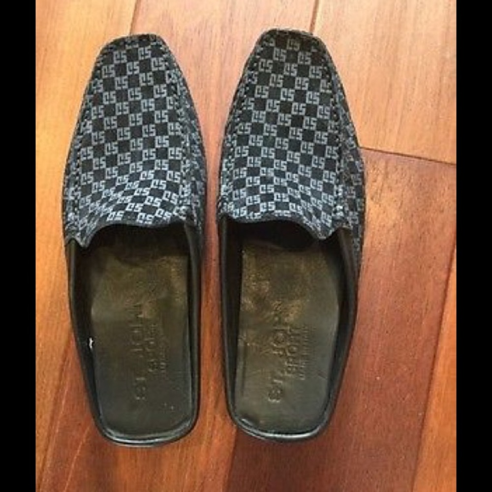 ST. JOHN SZ US 8 NWOB mules/slides SJ INSIGNIA