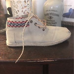 Toms Booties Size 9.5