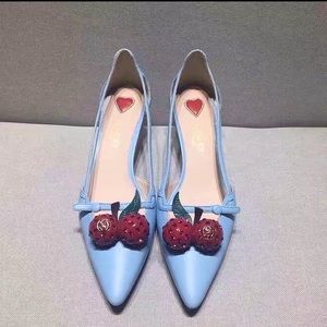 Meet your Posher, Polly