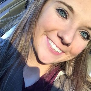 Meet your Posher, Maci