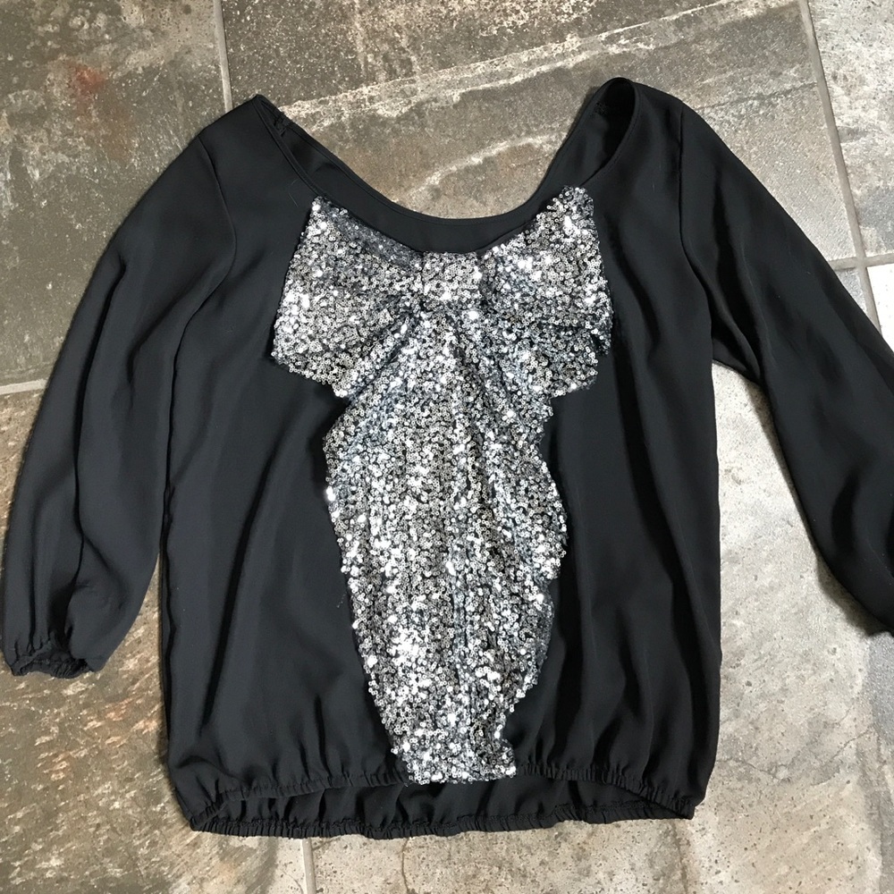 Adorable black bling shirt