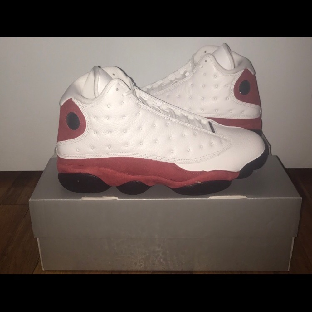 Jordan Retro 13 Cherry VNDS 9/10 Size 10