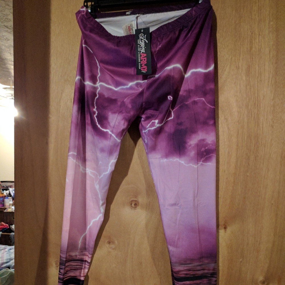 Lavender lighting leggings size 3-4 Legging Army