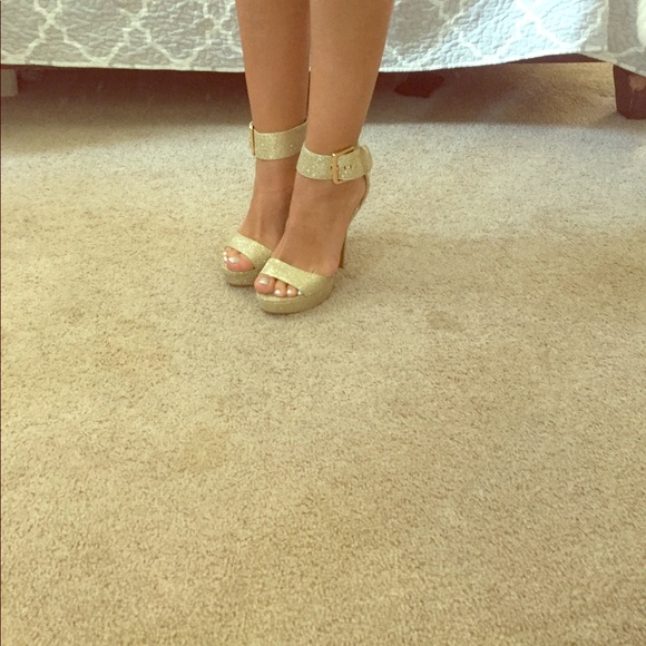 Bebe Stilettos - Picture 2 of 3