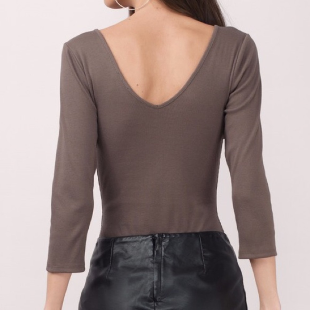 Dip Out Knit Rib BodySuit - Picture 3 of 4