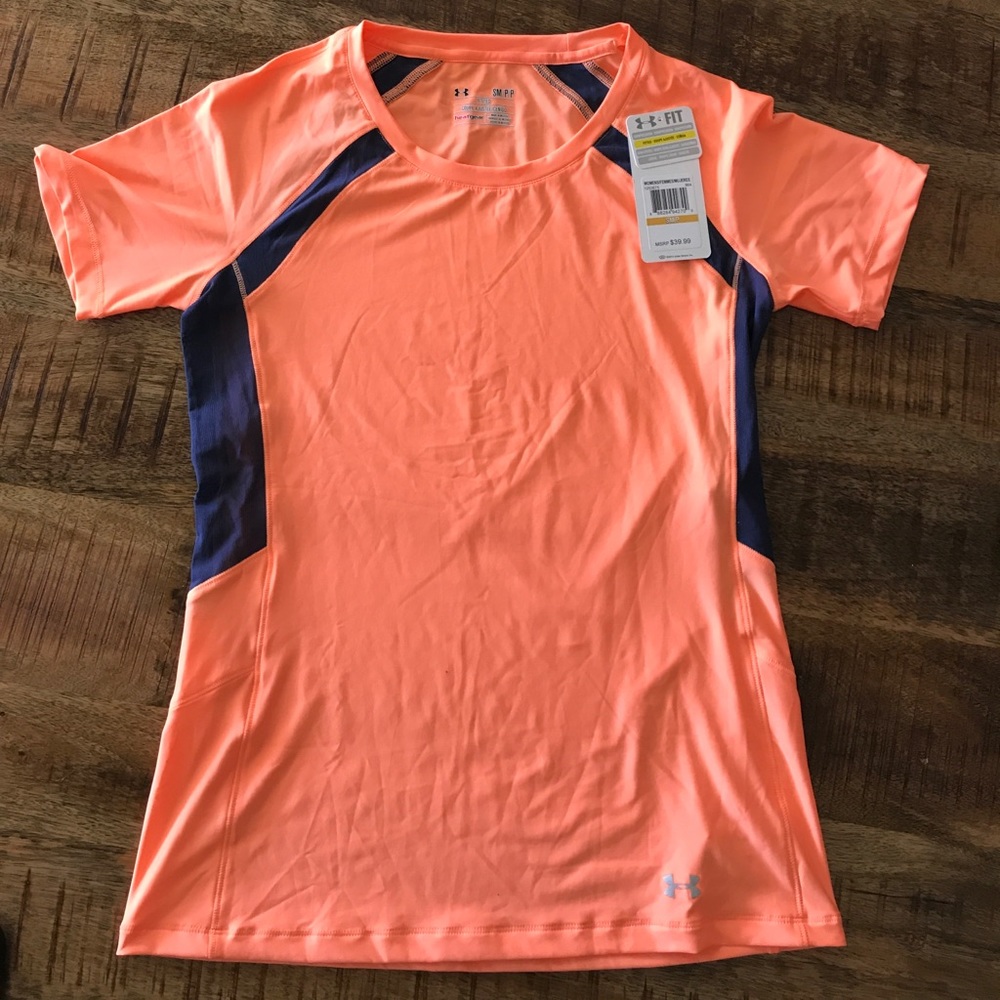 NWT UA Fitted workout top