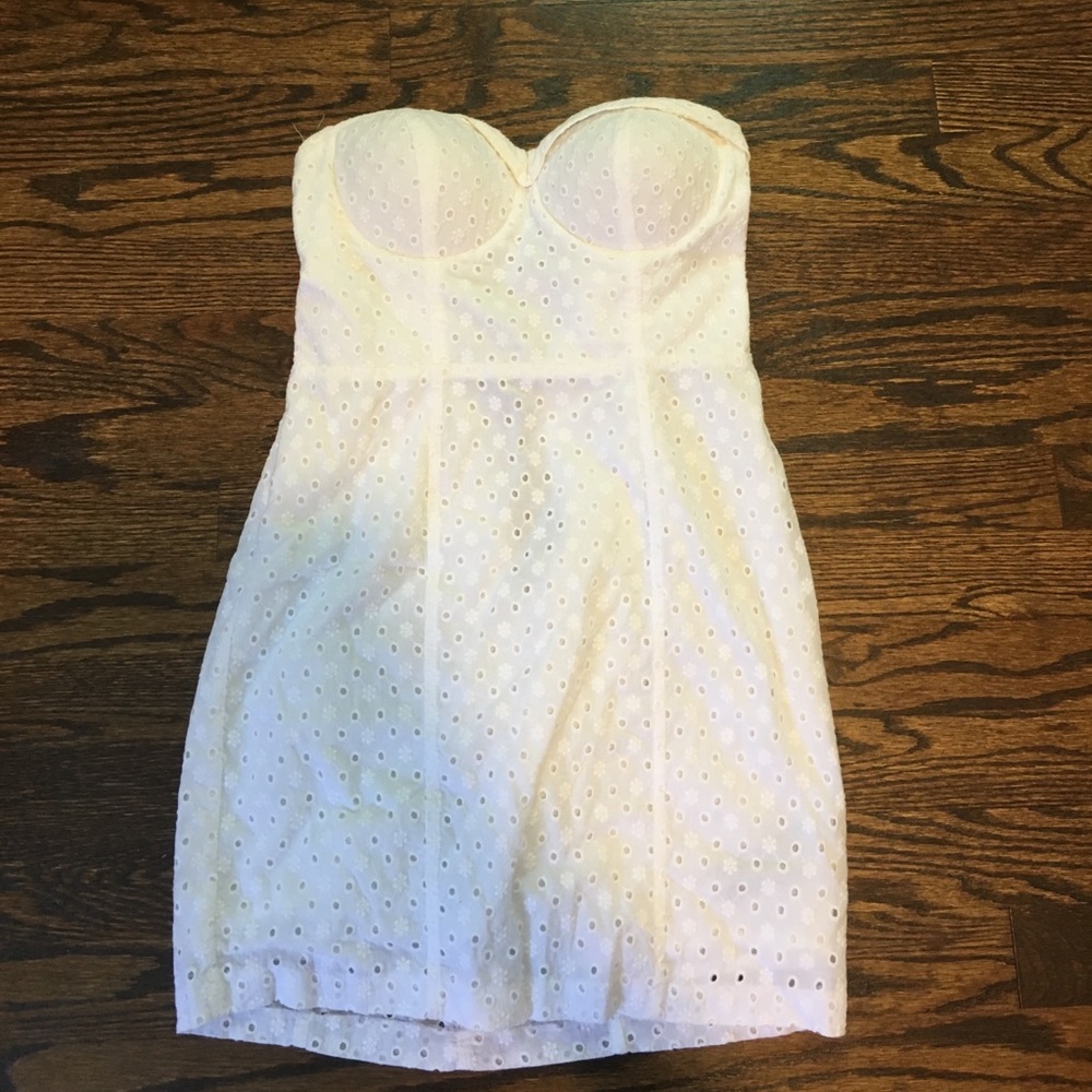 Short white dress