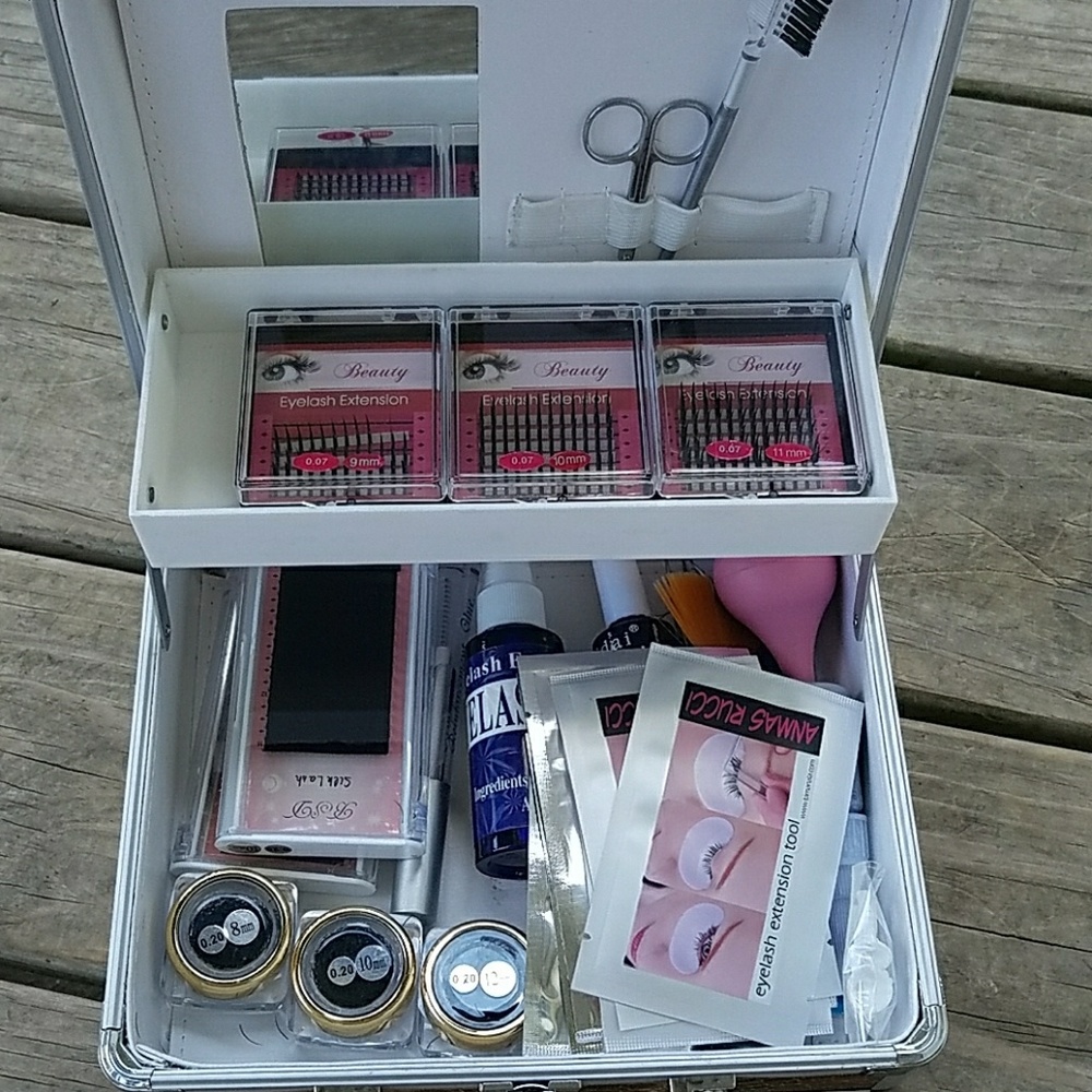 Individual eyelash kit brand new never used