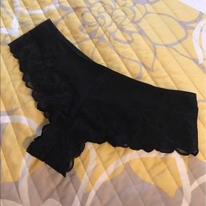 Cheeky Black floral trim Panties! 🌻