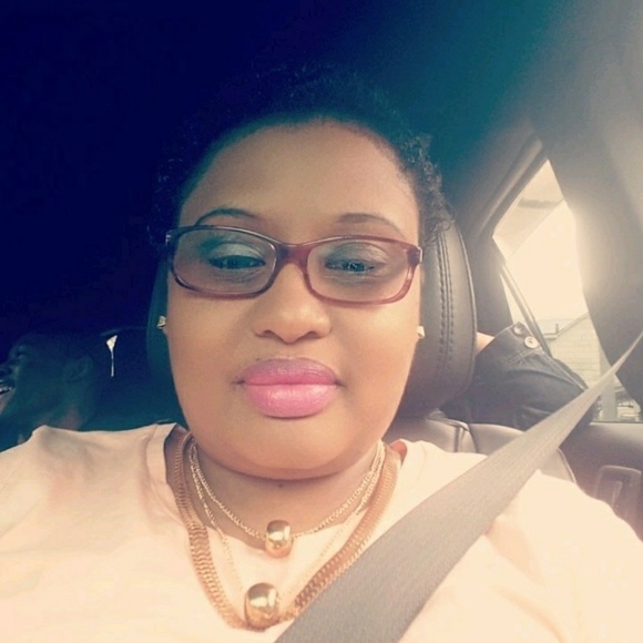 Meet your Posher, Sherine - Picture 1 of 1