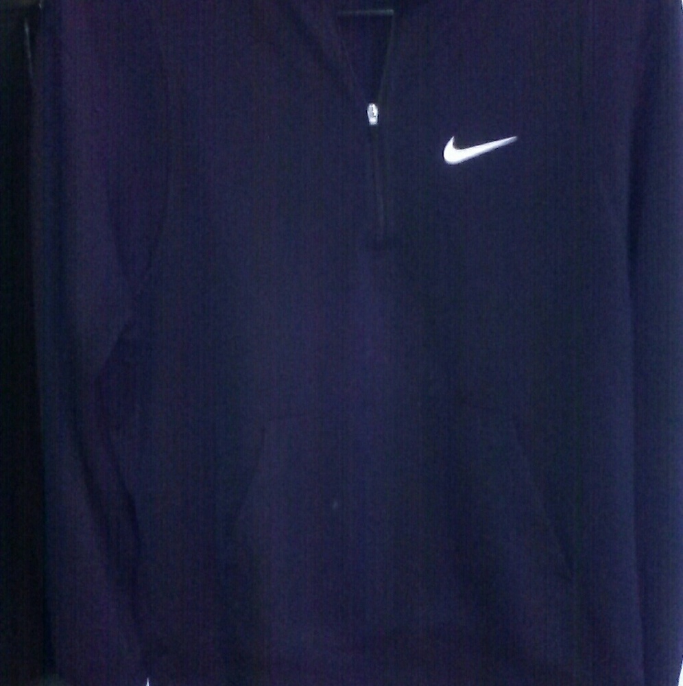 Nike halfzip Golf or softball shirt /fron pockets.