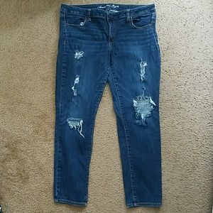 Distressed skinny jeans