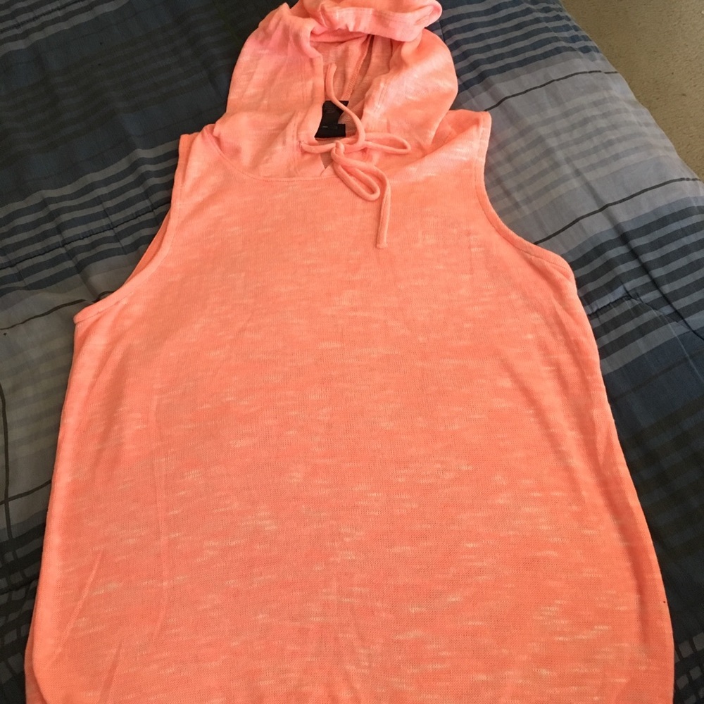Peach short sleeve shirt with hoodie