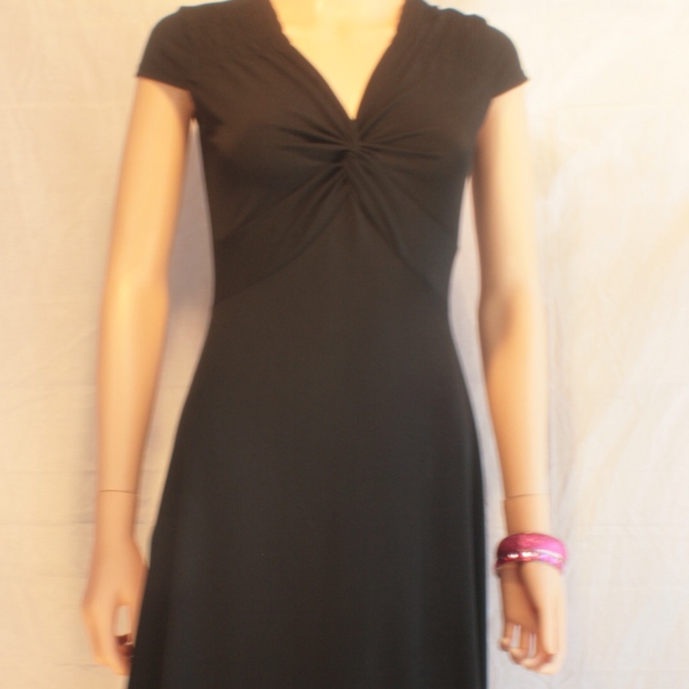 DR1028- V neck black long length dress
