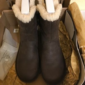 New in box ugg boots size 7