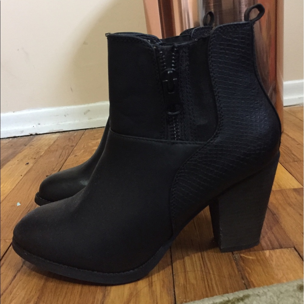 Aldo Gytha Chelsea Booties Size 10