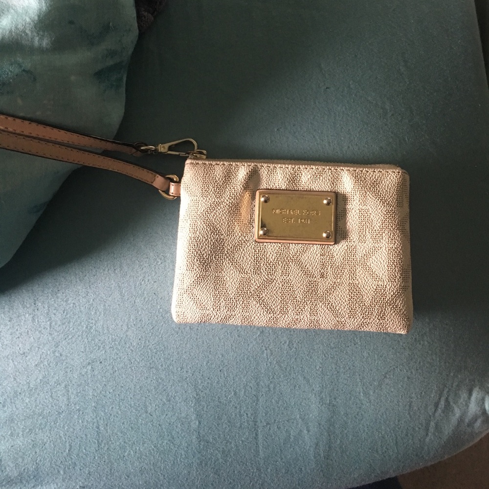 Michael Kors wristlet