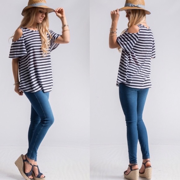 Last one ‼️ Nautical striped cold shoulder top - Picture 2 of 2