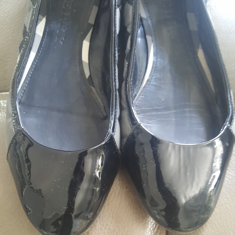 Authentic Burberry Flat