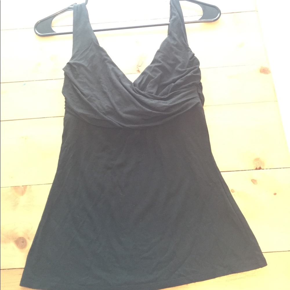 Black sleeveless shirt