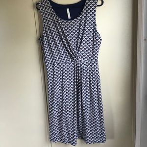 Patterned maternity dress NWOT
