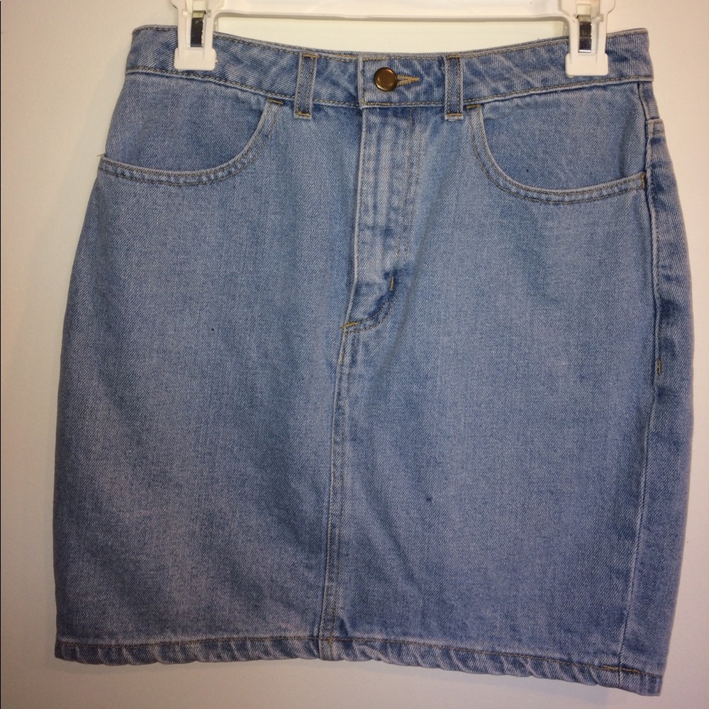 Hip high-waisted denim skirt