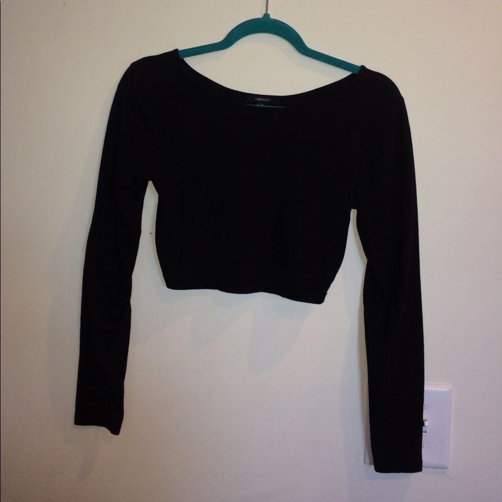 Black long sleeve crop top