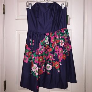 Lilly NWT navy strapless dress!