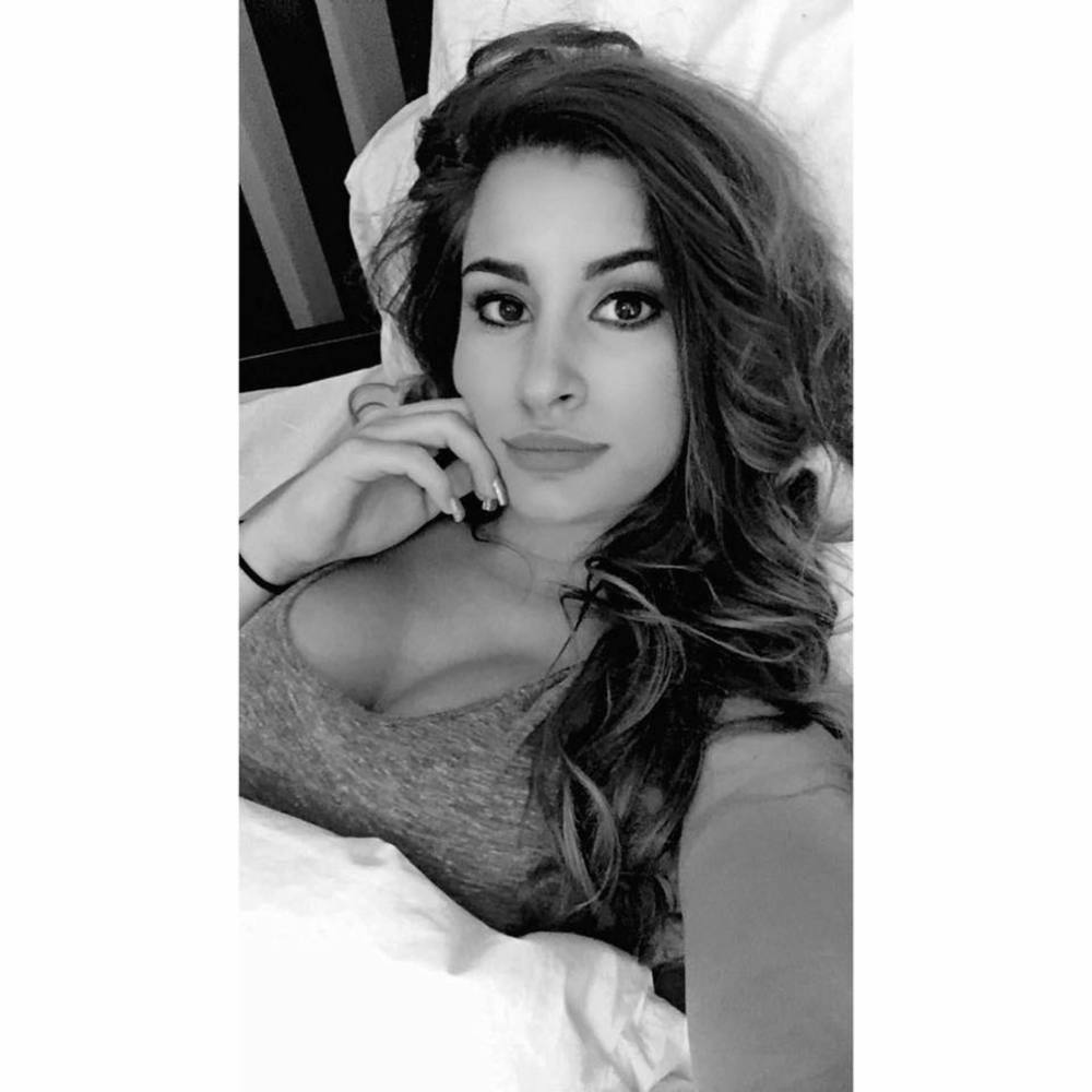 Meet your Posher, Clanci