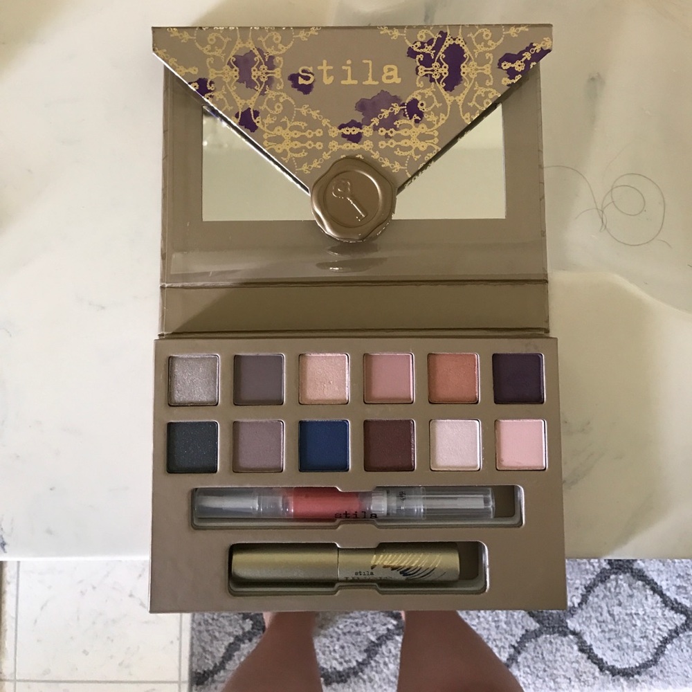Brand new Stila trust in love eyeshadow palette