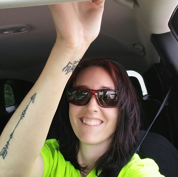 Hi im Alex, ex-military, lesbian mom, etc - Picture 4 of 4