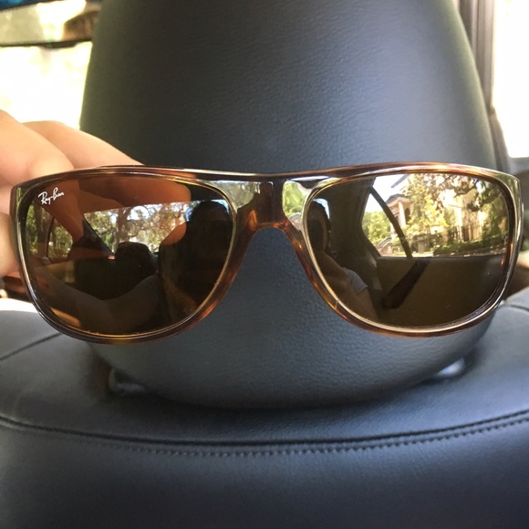 Ray-ban sunglasses. - Picture 2 of 5