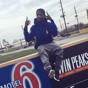 Meet your Posher, Alston